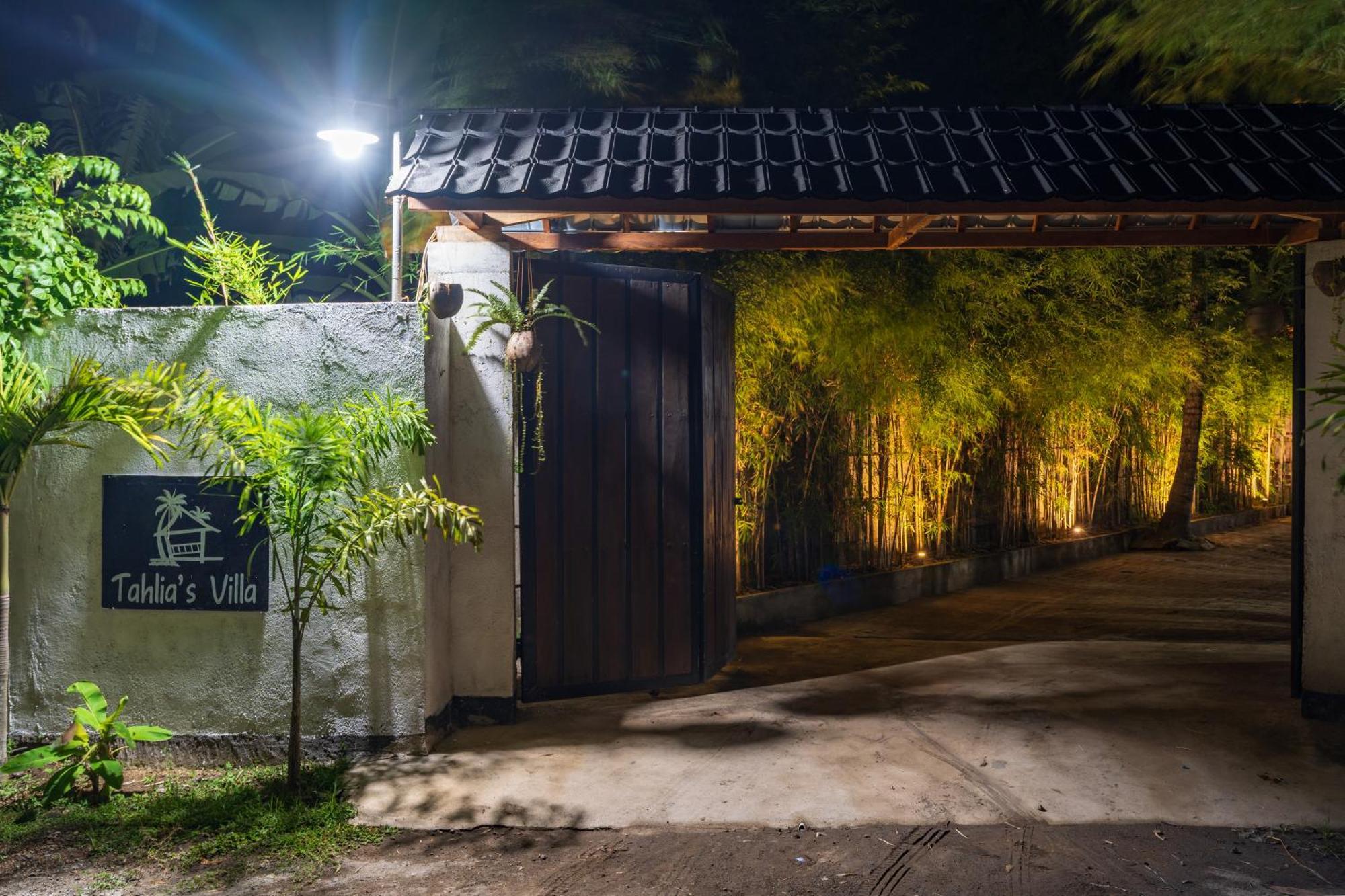 Tahlia'S Villa Sorongjukung Kültér fotó
