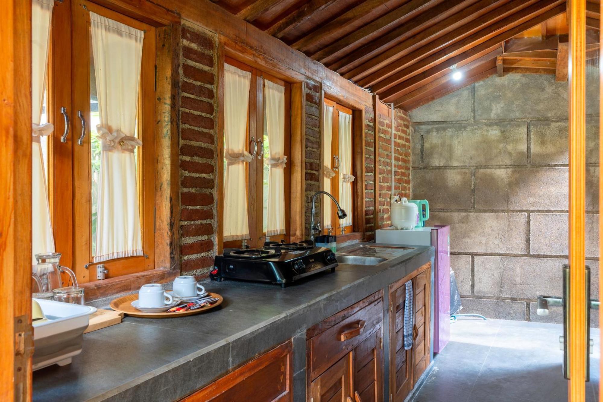 Tahlia'S Villa Sorongjukung Kültér fotó